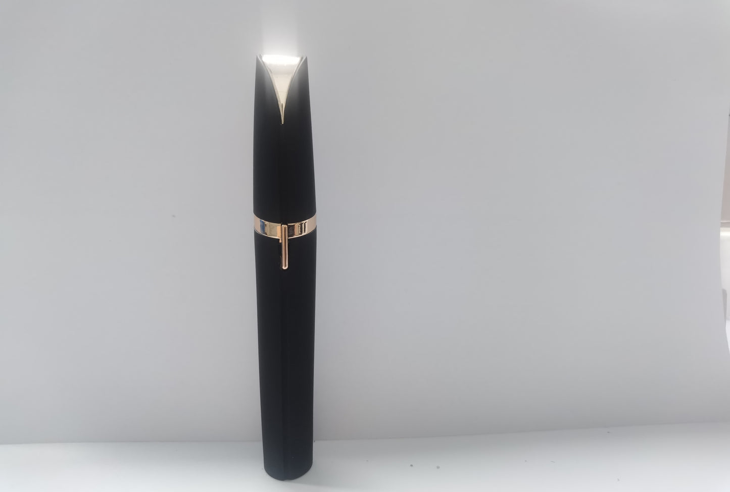 Mini Electric Eyebrow Trimmer - The Self-care Edit